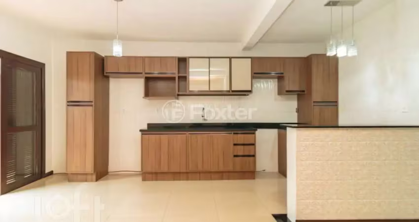 Casa com 5 quartos à venda na Rua Vidal de Negreiros, 644, Vila São José, Porto Alegre