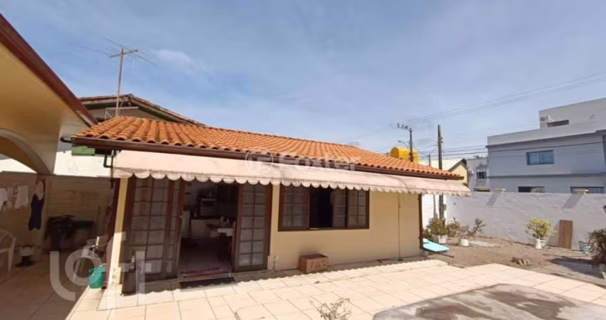 Casa com 3 quartos à venda na Rua José Elias Lopes, 618, Campeche, Florianópolis