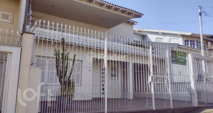 Casa com 4 quartos à venda na Rua Paulo Setúbal, 97, Passo da Areia, Porto Alegre