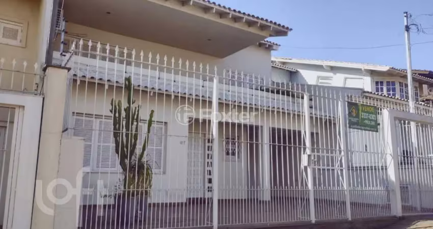 Casa com 4 quartos à venda na Rua Paulo Setúbal, 97, Passo da Areia, Porto Alegre