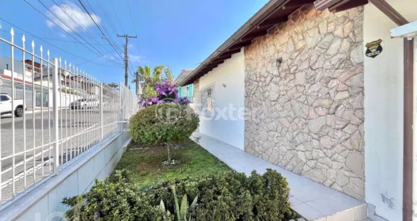 Casa com 3 quartos à venda na Rua Nove de Julho, 645, Ipiranga, São José