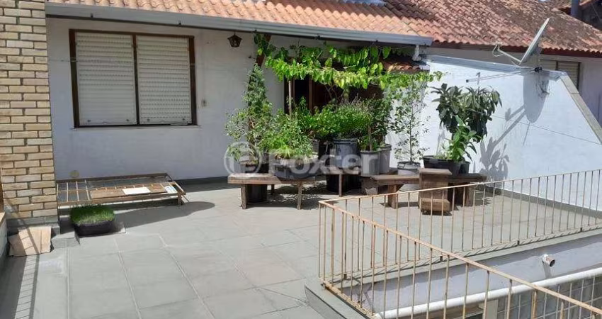 Casa em condomínio fechado com 4 quartos à venda na Avenida Eduardo Prado, 695, Cavalhada, Porto Alegre