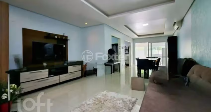 Casa em condomínio fechado com 4 quartos à venda na Rua Professor Bolívar Fontoura, 450, Vila Nova, Porto Alegre