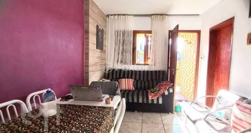 Casa com 2 quartos à venda na Acesso C, 3052, Restinga, Porto Alegre