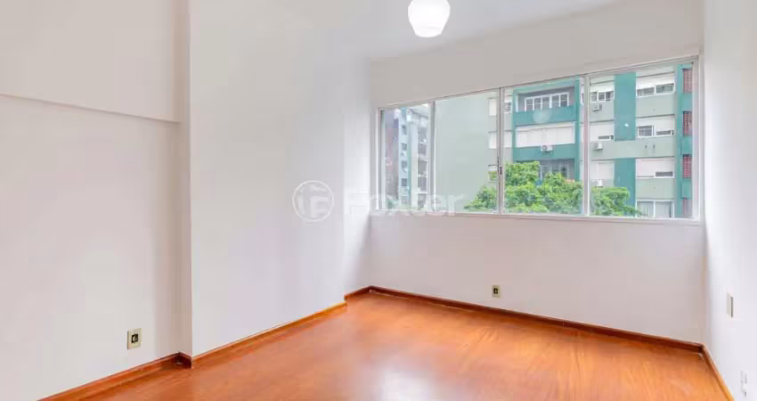 Kitnet / Stúdio à venda na Avenida Senador Salgado Filho, 327, Centro Histórico, Porto Alegre