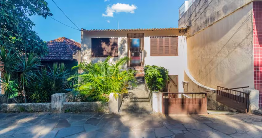 Casa com 3 quartos à venda na Rua Dário Totta, 116, Teresópolis, Porto Alegre