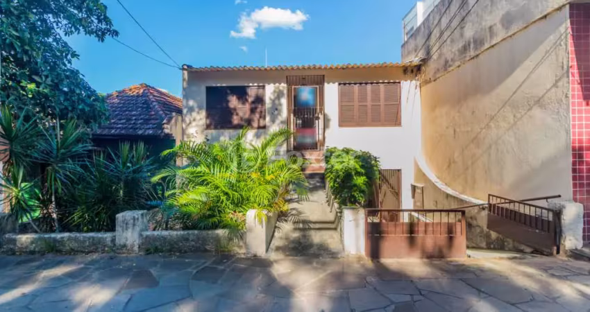 Casa com 3 quartos à venda na Rua Dário Totta, 116, Teresópolis, Porto Alegre