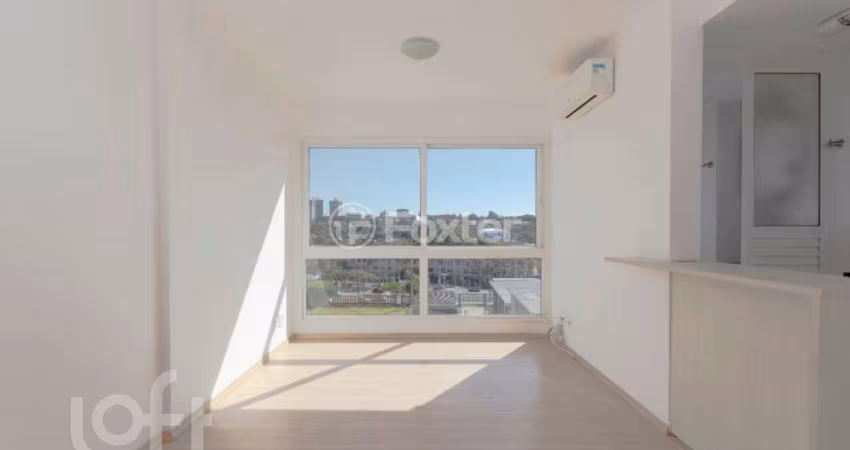 Apartamento com 2 quartos à venda na Rua Bezerra de Menezes, 623, Passo da Areia, Porto Alegre