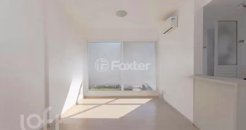 Apartamento com 2 quartos à venda na Rua Bezerra de Menezes, 623, Passo da Areia, Porto Alegre