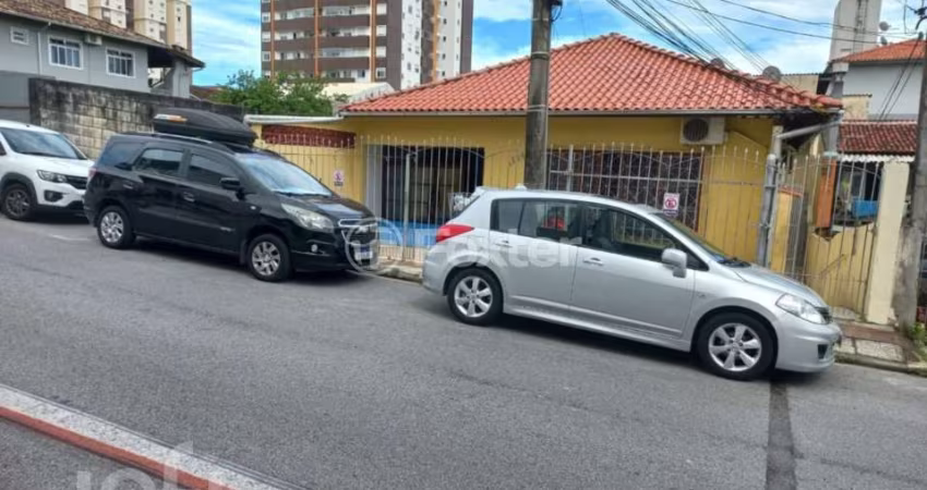 Casa com 12 quartos à venda na Rua Manoel Loureiro, 1226, Barreiros, São José
