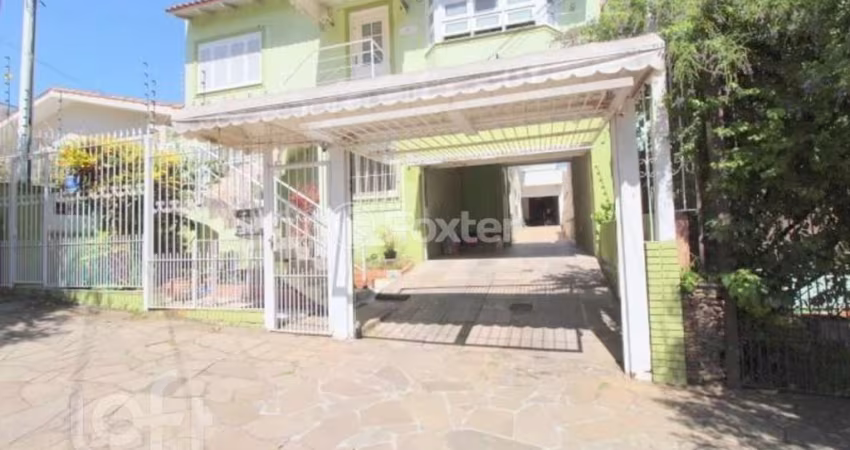 Casa com 8 quartos à venda na Avenida Assis Chateaubriand, 100, São Sebastião, Porto Alegre