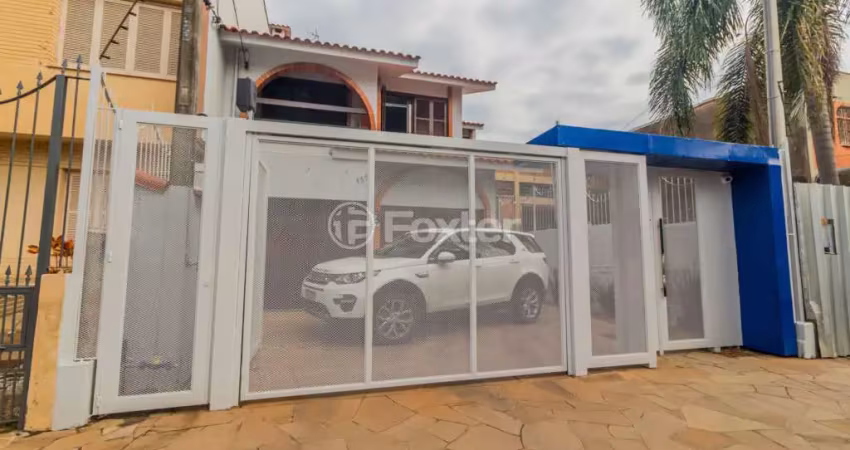 Casa à venda na Rua Marquês do Alegrete, 133, São João, Porto Alegre