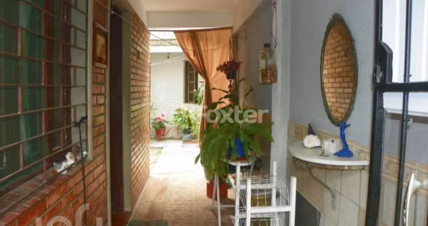 Casa com 3 quartos à venda na Avenida Monte Cristo, 515, Vila Nova, Porto Alegre