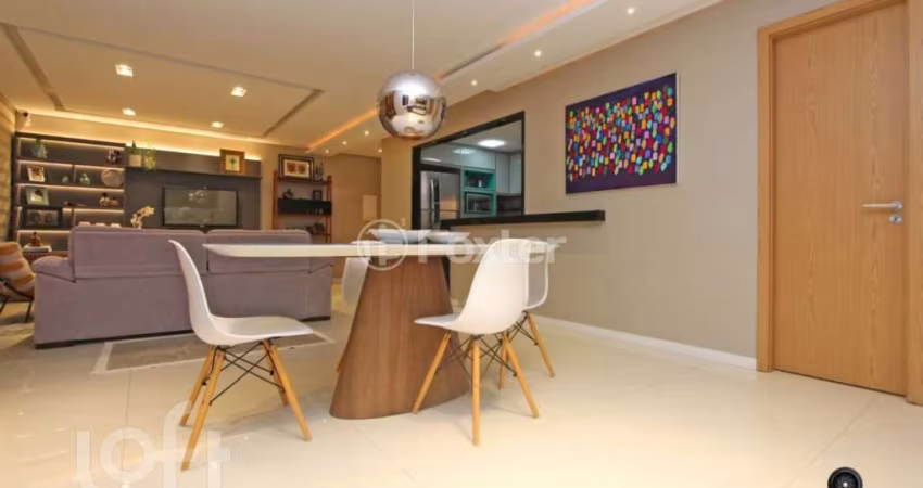 Apartamento com 3 quartos à venda na Rua Líbero Badaró, 343, Passo da Areia, Porto Alegre