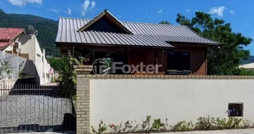 Casa com 2 quartos à venda na Rua Velho Leão do Mar, 41, Praia de Fora, Palhoça