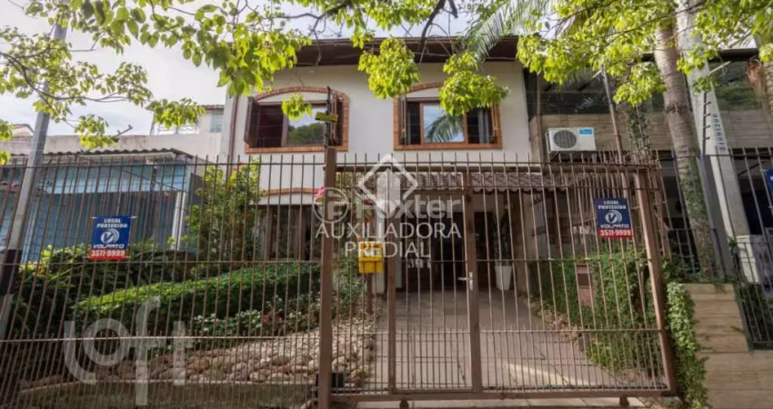 Casa com 3 quartos à venda na Rua Surupá, 124, Jardim Botânico, Porto Alegre