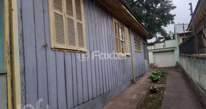 Casa com 3 quartos à venda na Rua Vidal de Negreiros, 71, Vila São José, Porto Alegre