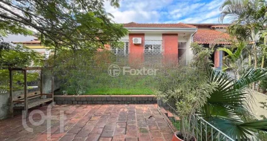 Casa com 3 quartos à venda na Rua Silvério Souto, 480, Teresópolis, Porto Alegre