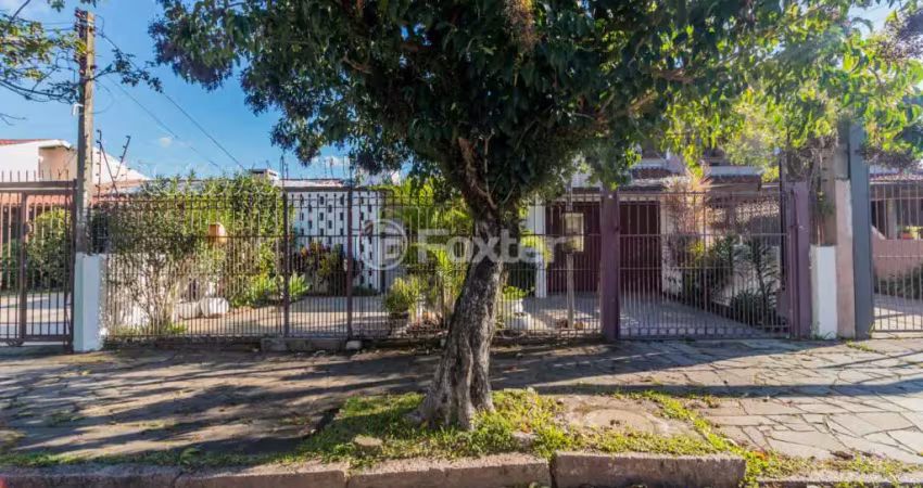 Casa com 3 quartos à venda na Rua Gaurama, 321, Cavalhada, Porto Alegre