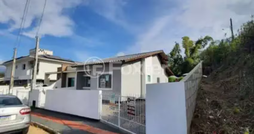 Casa com 3 quartos à venda na Rua Gervásio Timoteo Farias, 85, Bela Vista, Palhoça
