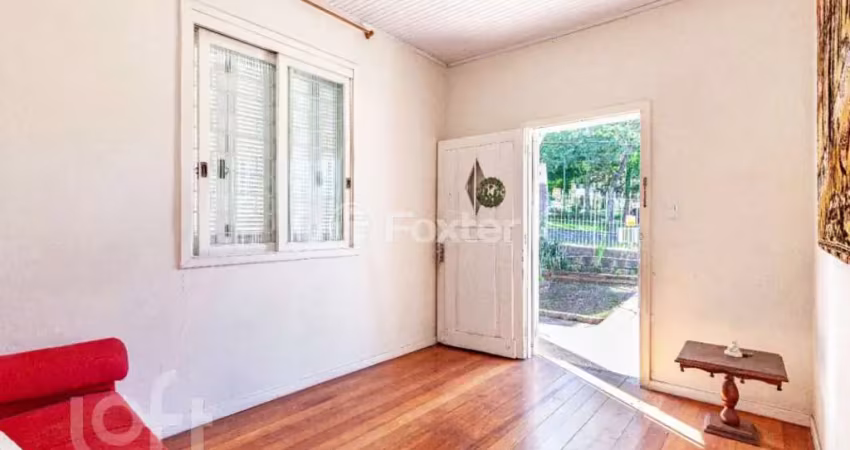 Casa com 3 quartos à venda na Rua Doutor Deoclécio Pereira, 86, Jardim Floresta, Porto Alegre