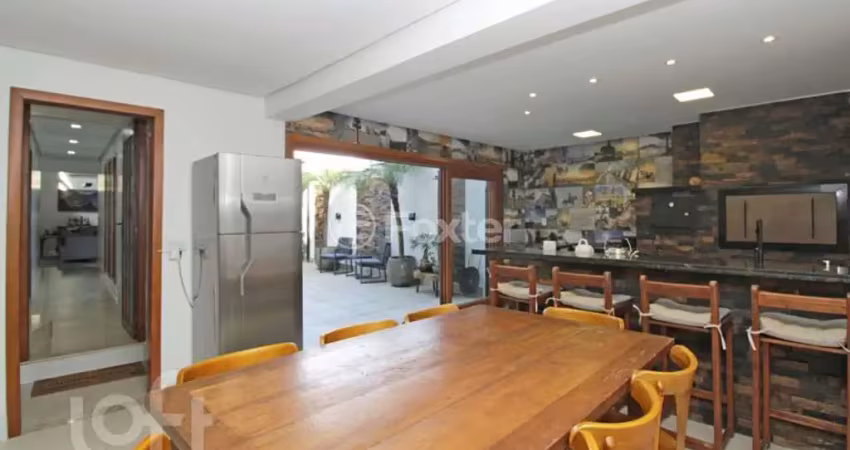 Casa com 4 quartos à venda na Rua Veríssimo Rosa, 240, Jardim Botânico, Porto Alegre