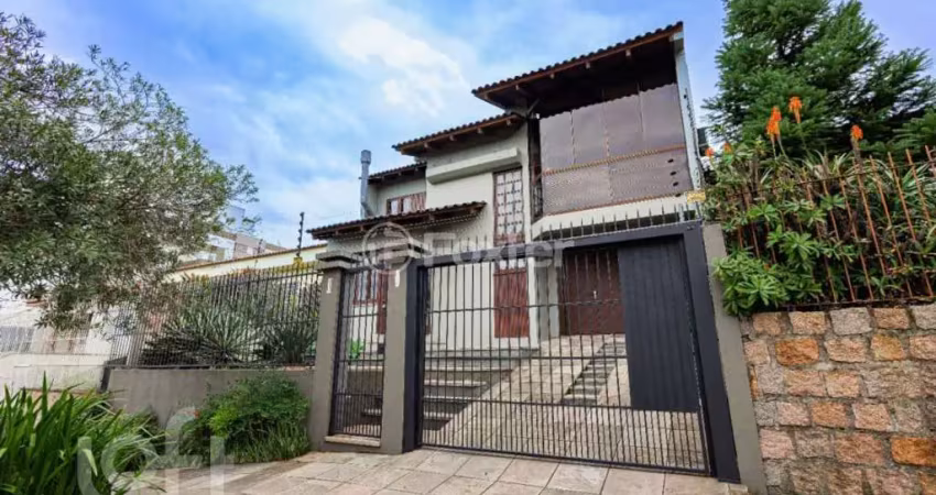 Casa com 4 quartos à venda na Rua Professor Abílio Azambuja, 104, Jardim do Salso, Porto Alegre