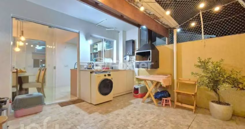 Casa em condomínio fechado com 2 quartos à venda na Avenida José Aloísio Filho, 889, Humaitá, Porto Alegre