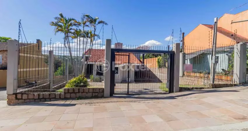 Casa com 4 quartos à venda na Rua Amapá, 940, Vila Nova, Porto Alegre