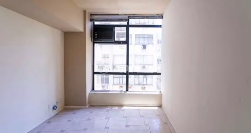 Sala comercial com 2 salas à venda na Rua General Vitorino, 310, Centro Histórico, Porto Alegre