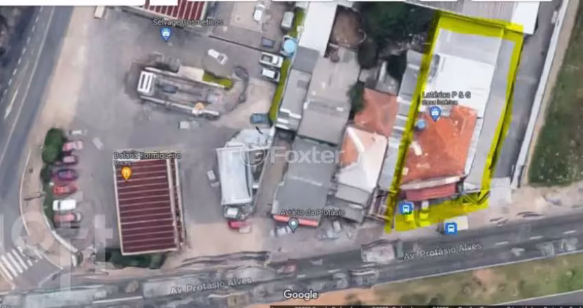 Casa com 2 quartos à venda na Avenida Protásio Alves, 7600, Petrópolis, Porto Alegre