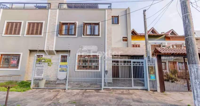 Casa com 3 quartos à venda na Rua Izar Faria Correa Sant'Anna, 171, Hípica, Porto Alegre