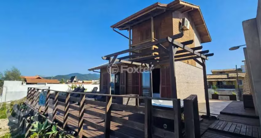 Casa com 2 quartos à venda na Rua dos Pinheiros, 296, Campeche, Florianópolis