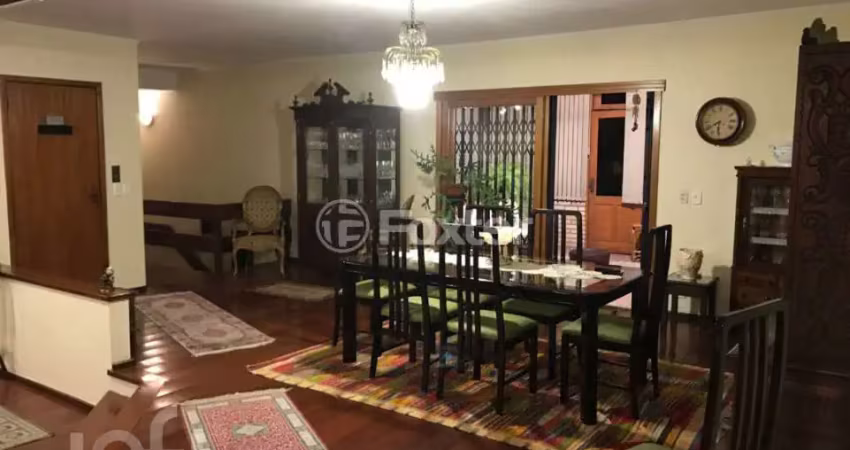 Casa com 3 quartos à venda na Rua Pedro Moacyr, 35, Cascata, Porto Alegre