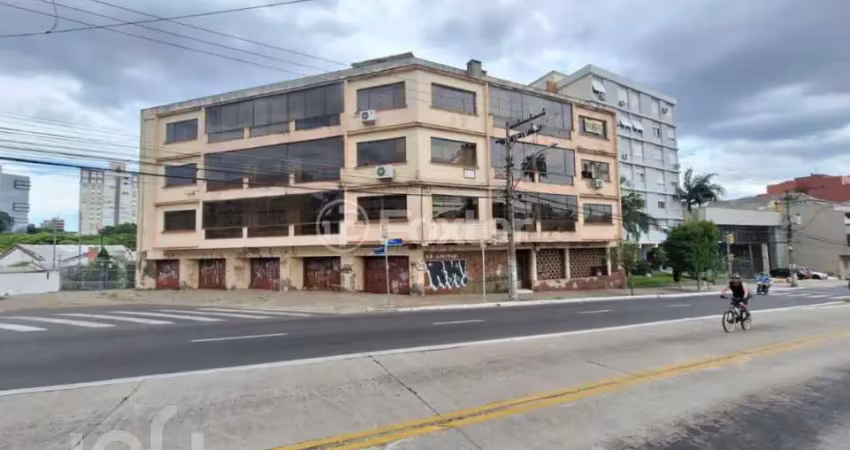 Apartamento com 3 quartos à venda na Avenida Protásio Alves, 3277, Petrópolis, Porto Alegre