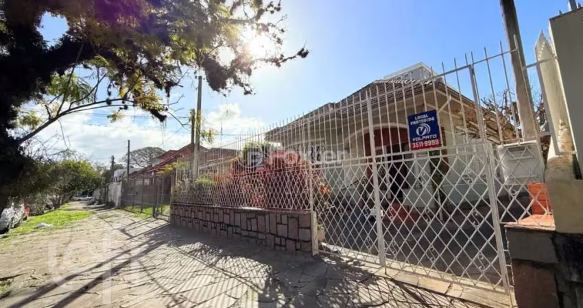 Casa com 3 quartos à venda na Avenida Guido Mondin, 1120, São Geraldo, Porto Alegre