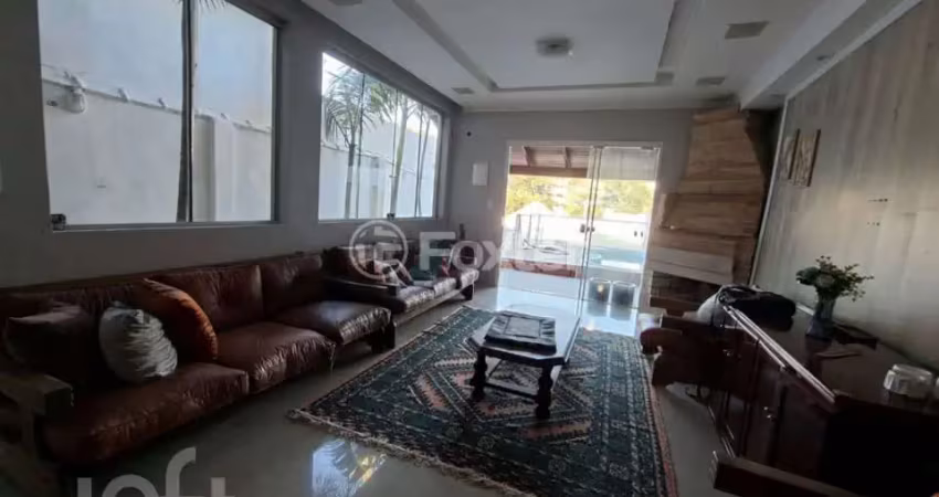 Casa com 3 quartos à venda na Rua Silvério Souto, 540, Teresópolis, Porto Alegre