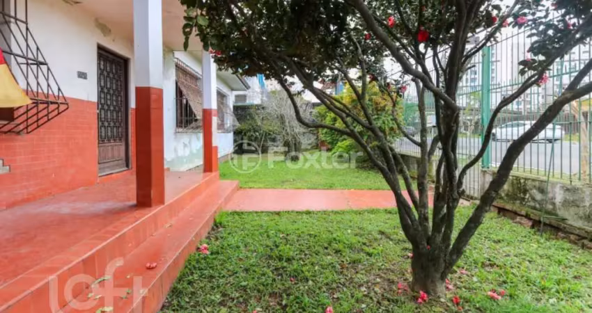 Casa à venda na Avenida Guilherme Schell, 5020, Centro, Canoas