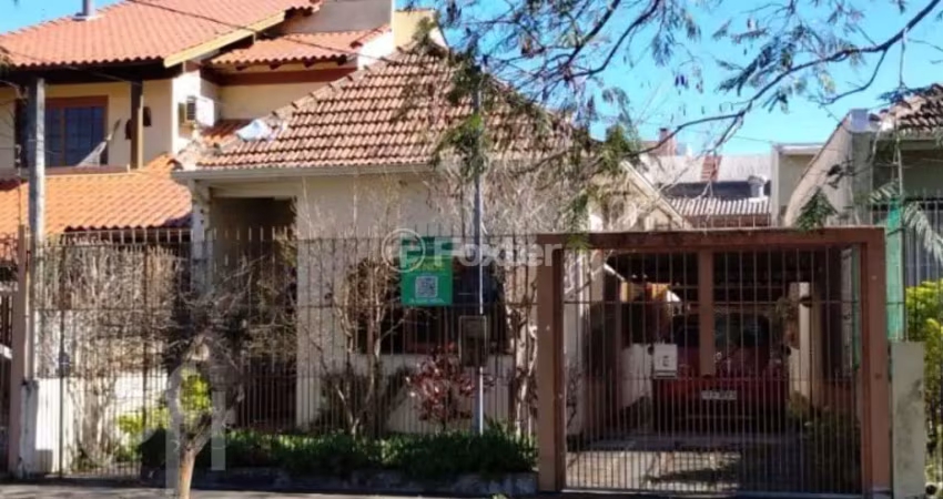 Casa com 2 quartos à venda na Rua Gomes Jardim, 527, Santana, Porto Alegre