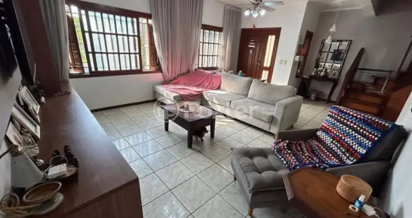 Casa com 3 quartos à venda na Rua Hermeto Bermudez, 275, Jardim Leopoldina, Porto Alegre