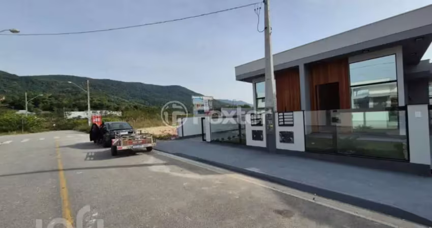 Casa com 2 quartos à venda na Rua Silvio João Correa, 50, Forquilhas, São José