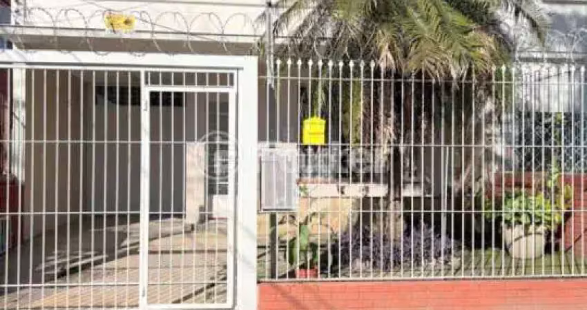Casa com 3 quartos à venda na Avenida Pará, 804, Navegantes, Porto Alegre