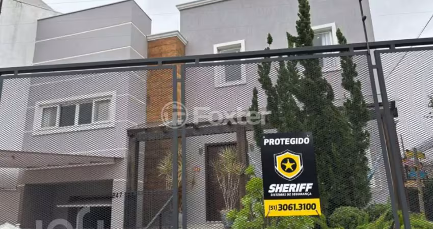 Casa com 4 quartos à venda na Rua Jacundá, 247, Guarujá, Porto Alegre