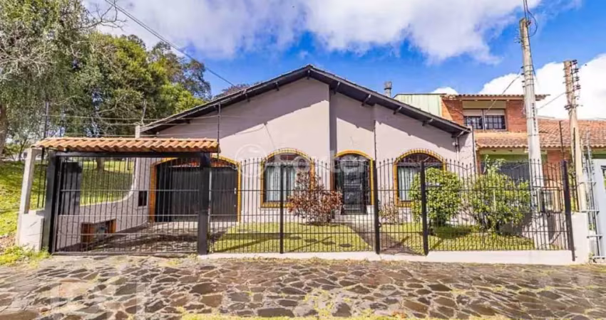 Casa com 3 quartos à venda na Rua Professor Pedro Santa Helena, 339, Jardim do Salso, Porto Alegre