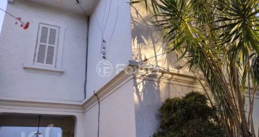 Casa com 3 quartos à venda na Rua João Abbott, 529, Petrópolis, Porto Alegre