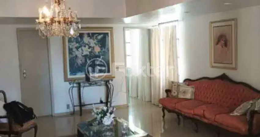 Apartamento com 3 quartos à venda na Rua Duque de Caxias, 1234, Centro Histórico, Porto Alegre
