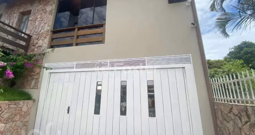 Casa com 2 quartos à venda na Rua Luiz Pasteur, 210, Trindade, Florianópolis