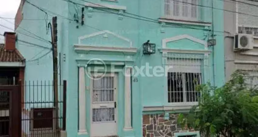Casa com 3 quartos à venda na Rua Oscar Schneider, 48, Medianeira, Porto Alegre