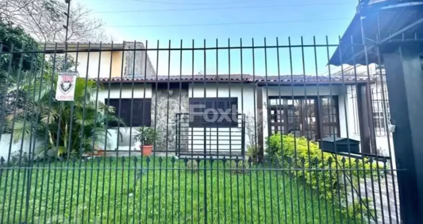 Casa com 2 quartos à venda na Avenida Mário Meneghetti, 304, Morro Santana, Porto Alegre