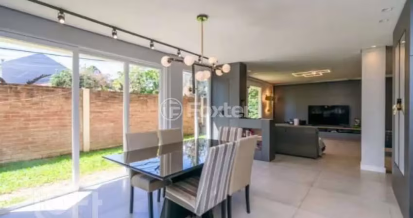 Casa com 3 quartos à venda na Rua Chavantes, 282, Vila Assunção, Porto Alegre